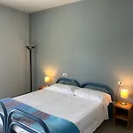 奥斯特罗德尔珀尔托酒店 * 洛韦雷